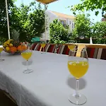 Ferienhaus Artić Sveti Filip i Jakov